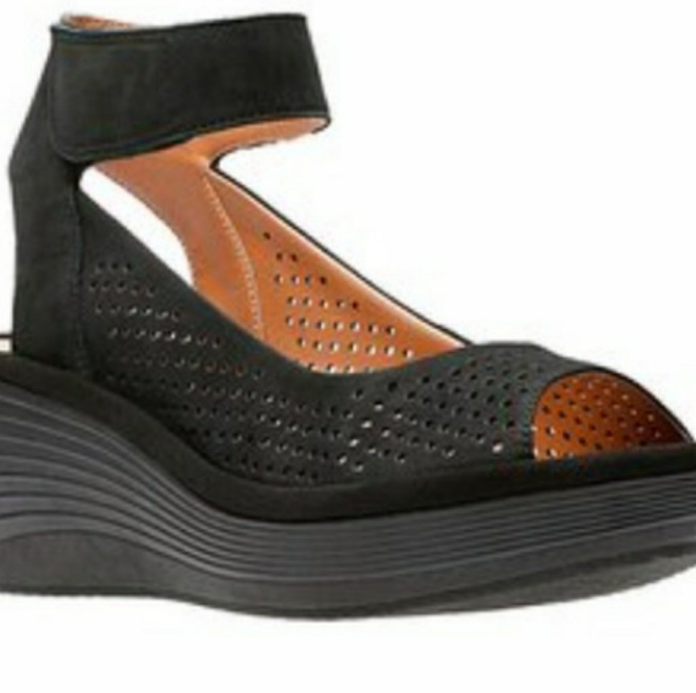 Clarks Sandals (Black)